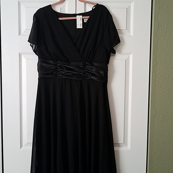 Avenue Dresses & Skirts - Black Dress